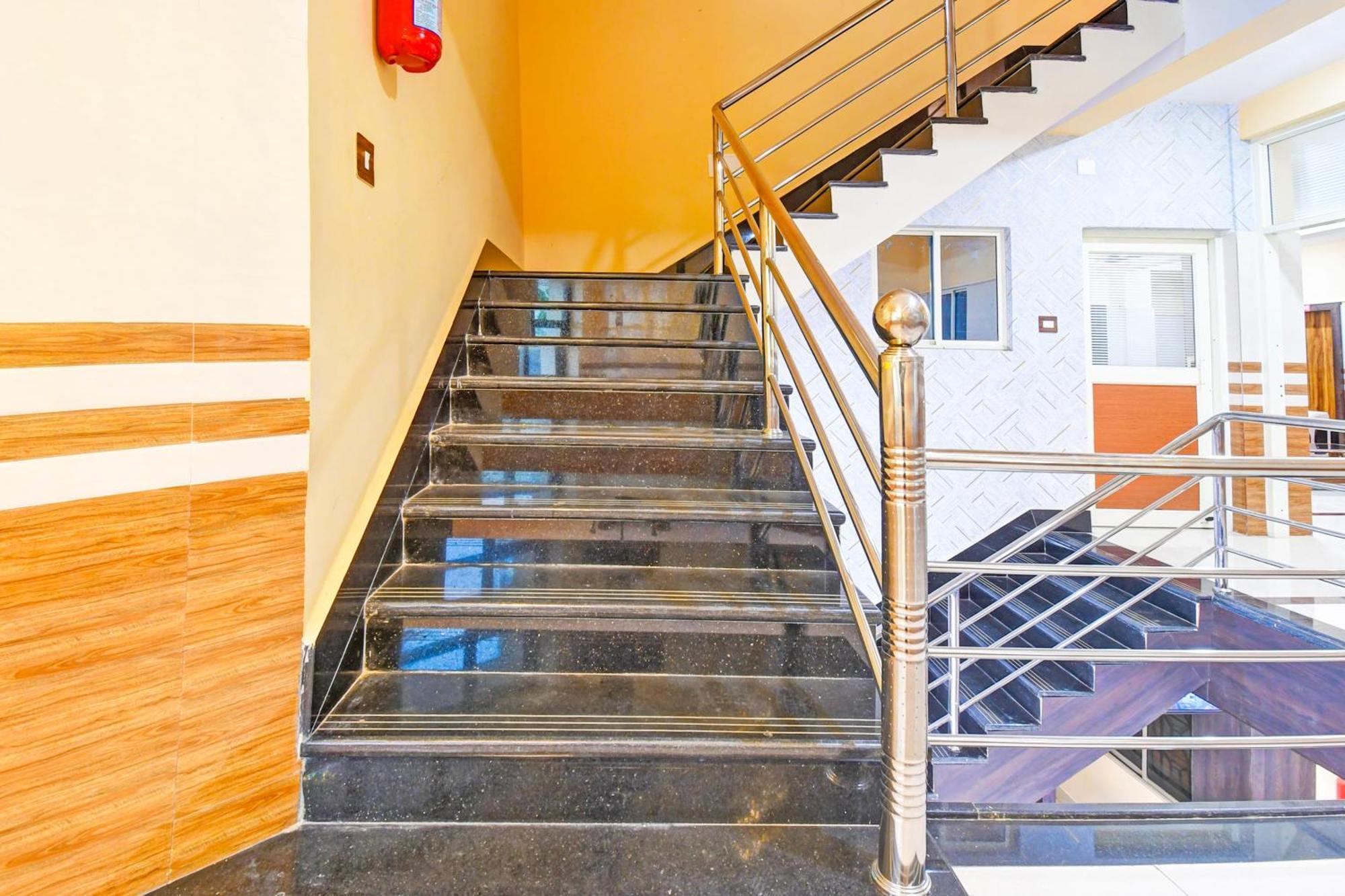 Hotel O Maa Bhubaneswari Hotel Exterior foto
